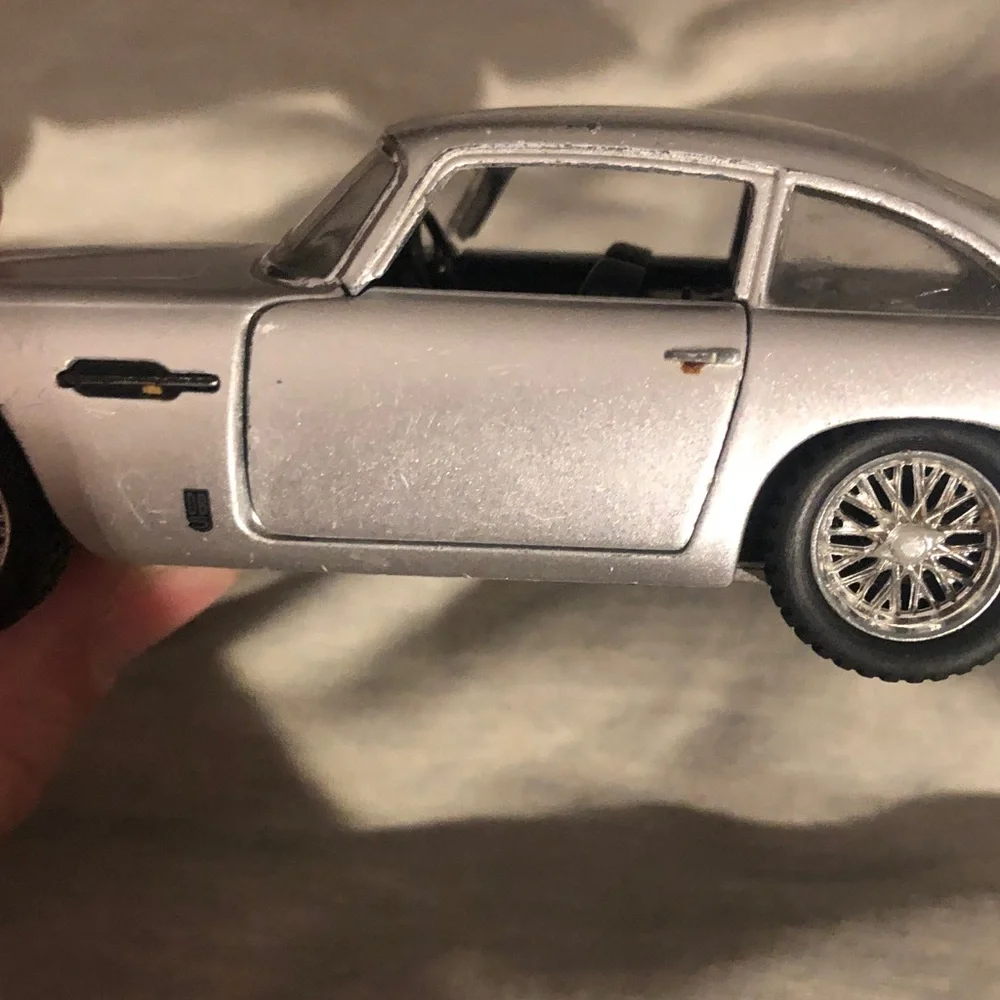 1963 Aston Martin DB5 Pull Back